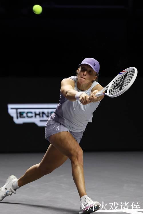 WTA年终总决赛：阿尼西莫娃惊险逆转“生死战” 晋级四强